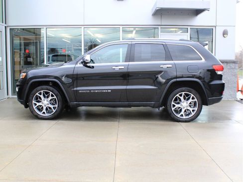 Used 2022 Jeep Grand Cherokee Limited w/ Trailer Tow Group IV image 5