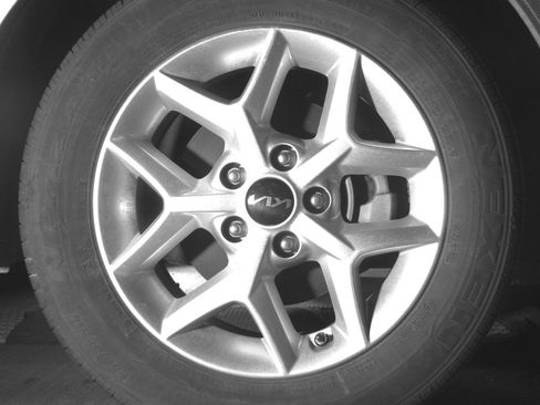 Used 2025 Kia Soul LX w/ LX Technology Package image 18