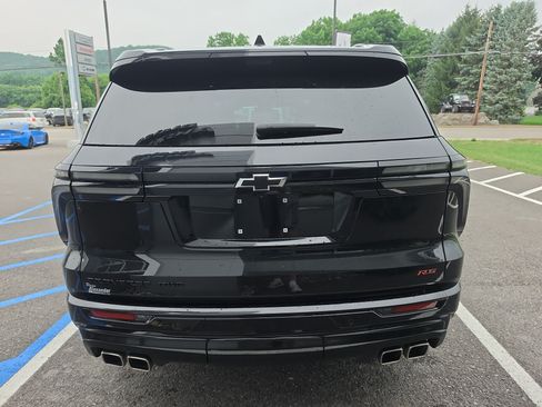 Used 2024 Chevrolet Traverse RS w/ LPO, Floor Liner Package AWD/4WD image 4