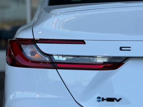 Used 2026 Toyota Camry SE w/ Multimedia Upgrade Package FWD image 9
