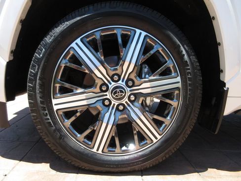 Used 2023 Toyota Sequoia Capstone AWD/4WD image 8
