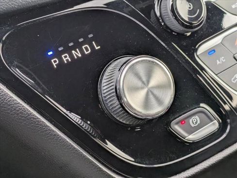 Used 2019 Chrysler Pacifica Touring-L Plus w/ Advanced Safetytec Group image 12