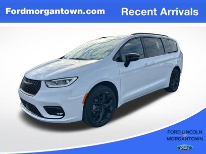 Used 2024 Chrysler Pacifica Limited w/ S Appearance Package