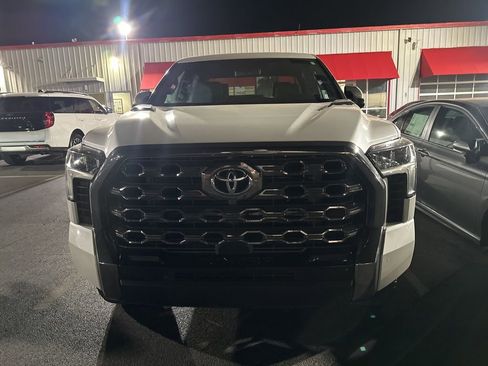 Used 2024 Toyota Tundra Platinum AWD/4WD image 2