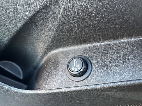 Used 2024 Chevrolet Equinox LT image 21