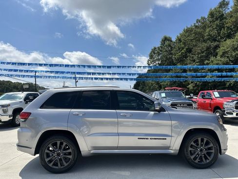 Used 2019 Jeep Grand Cherokee High Altitude RWD image 8
