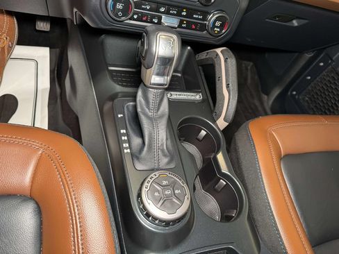 Used 2024 Ford Bronco Outer Banks AWD/4WD image 15