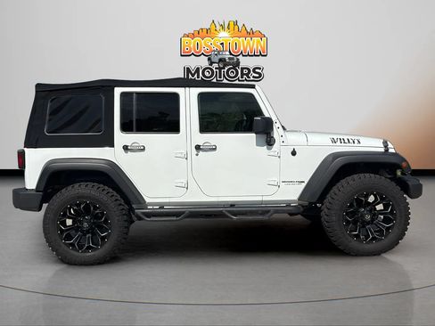 Used 2018 Jeep Wrangler Unlimited Sport AWD/4WD image 9