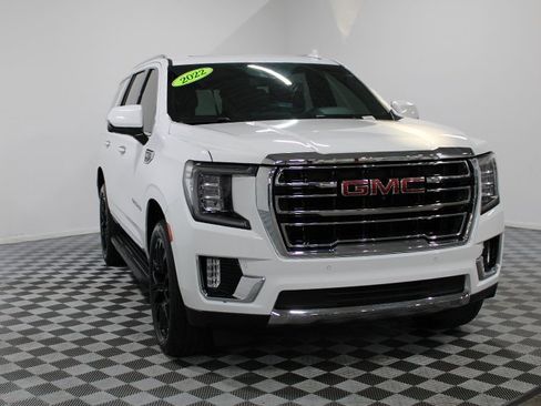 Used 2022 GMC Yukon SLT w/ SLT Premium Package image 8