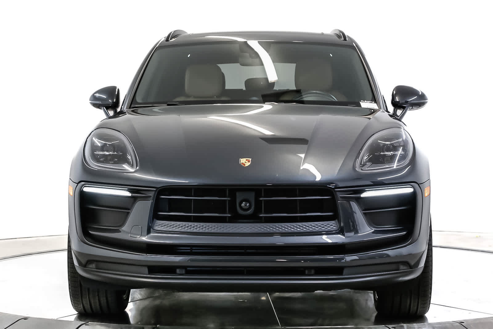 Certified 2023 Porsche Macan AWD/4WD image 6