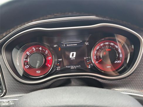 Used 2015 Dodge Challenger SRT Hellcat RWD image 12