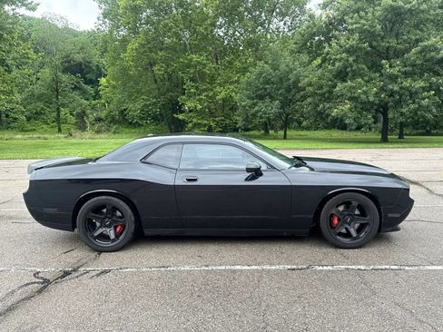 Used 2009 Dodge Challenger SRT8 w/ SRT Option Group II RWD image 4