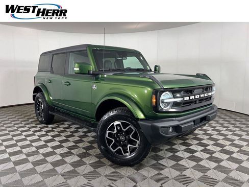 Used 2023 Ford Bronco Outer Banks AWD/4WD image 1