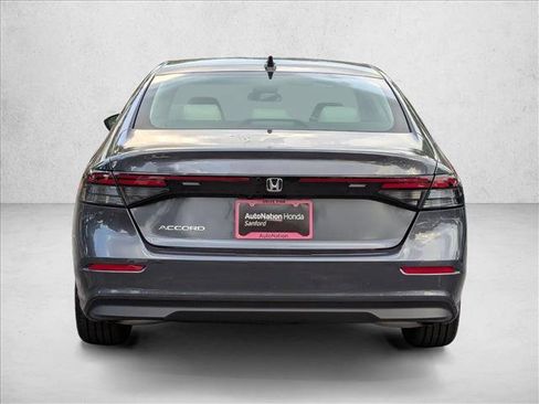 Certified 2025 Honda Accord SE image 8