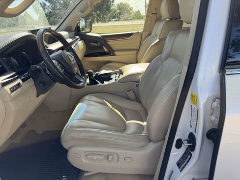 Used 2020 Lexus LX 570 4WD w/ Luxury Package image 19