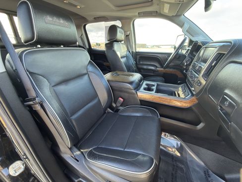 Used 2017 Chevrolet Silverado 2500 High Country w/ Duramax Plus Package image 16