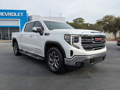 Used 2022 GMC Sierra 1500 SLT image 3