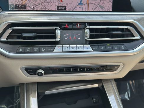 Used 2021 BMW X7 M50i AWD/4WD image 42