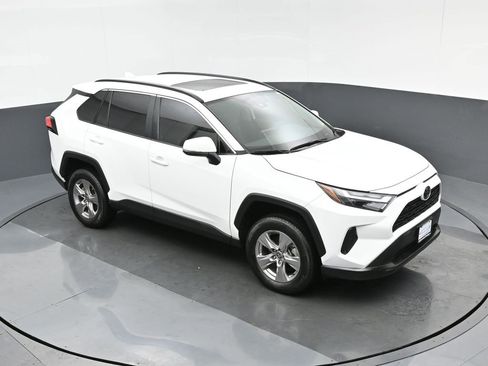Used 2022 Toyota RAV4 XLE w/ Convenience Package image 55
