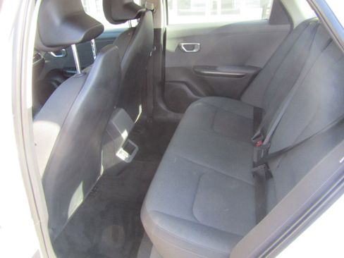 Used 2025 Kia K4 FWD image 15