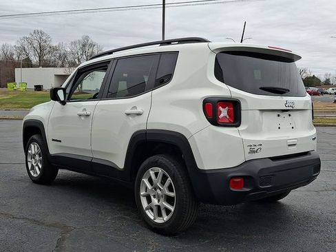 Used 2022 Jeep Renegade Latitude w/ Sun/Sound Group image 4