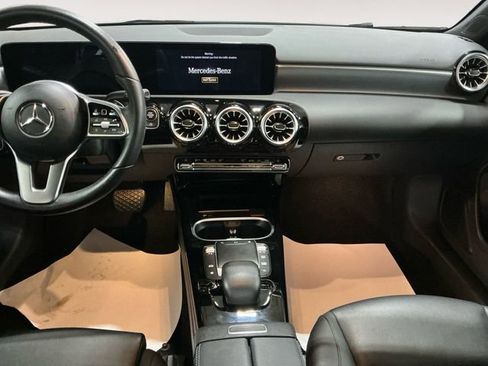Used 2022 Mercedes-Benz A 220 4MATIC image 12