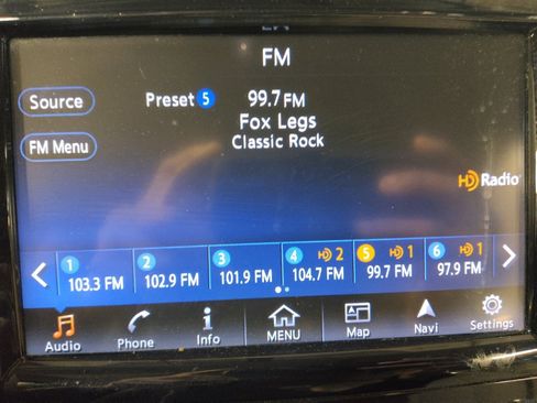 Used 2017 Nissan Murano SV image 25