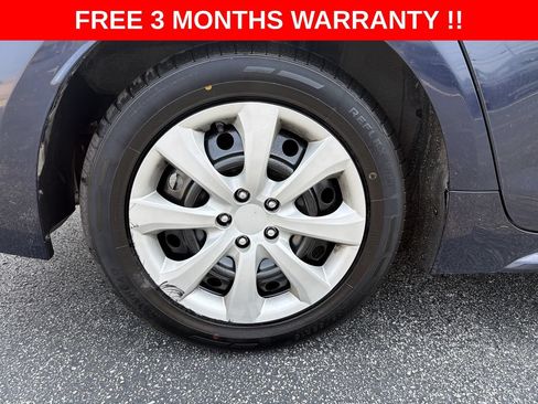 Used 2022 Toyota Corolla LE FWD image 30