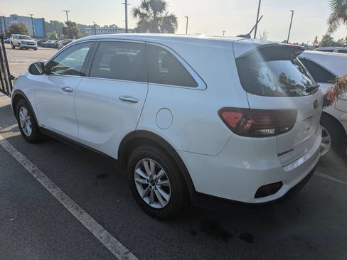Used 2019 Kia Sorento AWD image 2