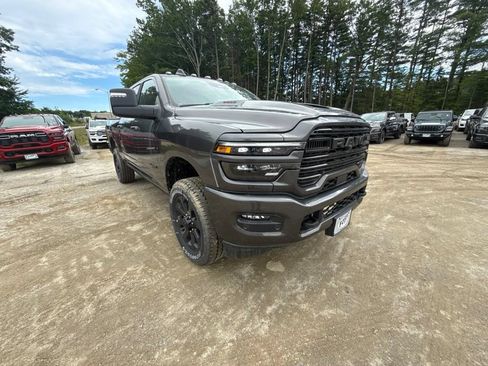 New 2026 RAM 2500 Laramie AWD/4WD image 7