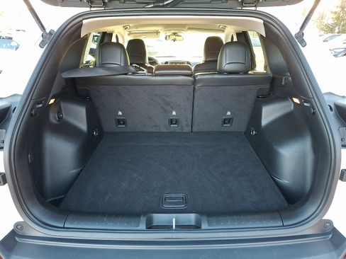 Used 2020 Jeep Cherokee Latitude Plus w/ Cold Weather Group image 29