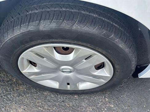 Used 2010 Nissan Versa 1.8 S image 19