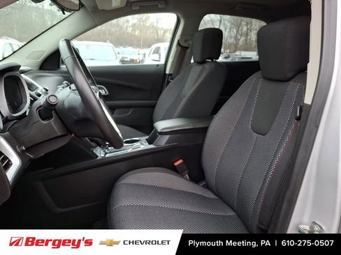 Used 2017 Chevrolet Equinox LT image 14