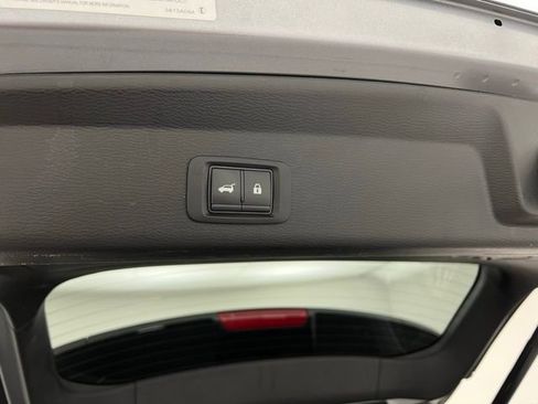 Used 2024 Mitsubishi Outlander SE image 43