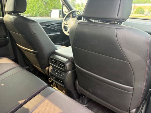 Used 2025 Honda Ridgeline Black Edition image 23