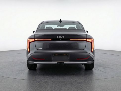 Used 2025 Kia K4 LXS image 7