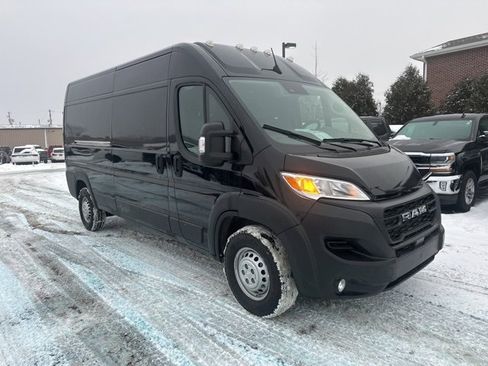 Used 2025 RAM ProMaster 2500 w/ Convenience Group image 2