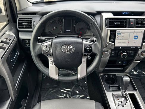 Used 2022 Toyota 4Runner SR5 Premium w/ Moonroof Package RWD image 15