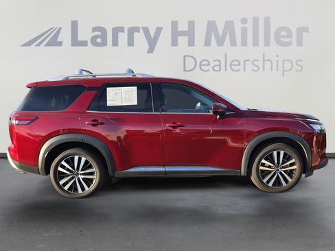 Used 2023 Nissan Pathfinder Platinum image 6