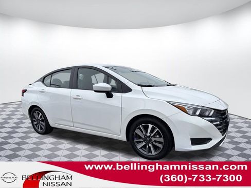 Used 2023 Nissan Versa SV image 1