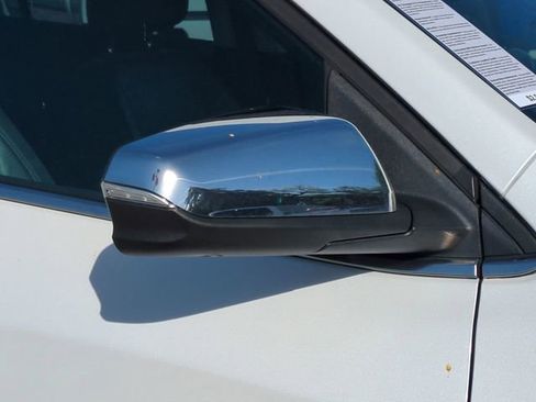 Used 2018 Chevrolet Equinox Premier image 12