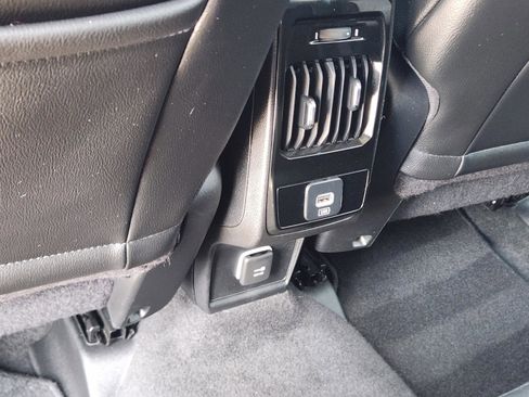 Used 2022 Jeep Compass Latitude FWD image 13