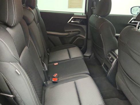 Used 2022 Mitsubishi Outlander ES image 23