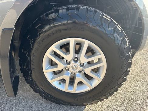 Used 2019 Nissan Frontier SV w/ Value Truck Package AWD/4WD image 7