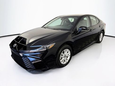 Used 2025 Toyota Camry LE FWD image 3
