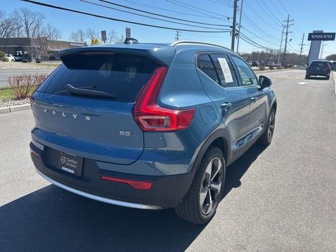 Certified 2025 Volvo XC40 B5 Plus AWD/4WD image 5