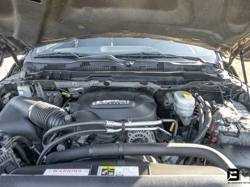 Used 2018 RAM 2500 Tradesman w/ Chrome Appearance Group image 11