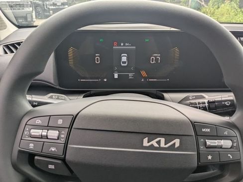 New 2026 Kia K4 FWD image 25