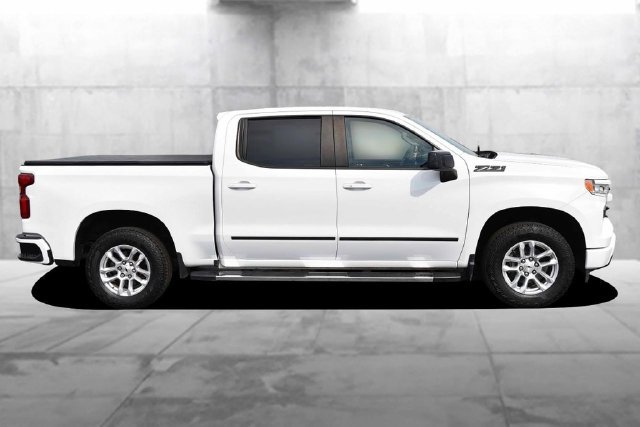 Used 2023 Chevrolet Silverado 1500 RST w/ Z71 Off-Road Package AWD/4WD image 5