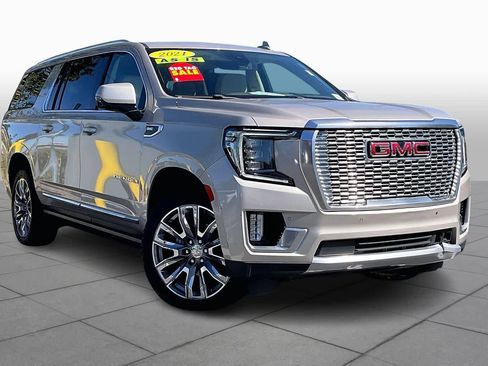 Used 2021 GMC Yukon XL Denali image 3